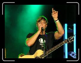DSCN7057 * Jeremy Camp - Beautiful One * 1 x 1 * (8.53MB)